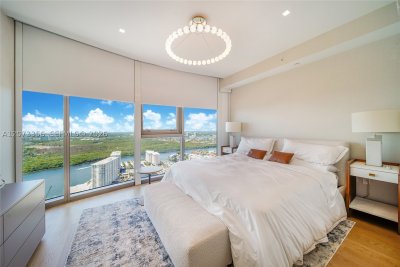 Comprar apartamento no Ritz Carlton Residences Sunny Isles 4101