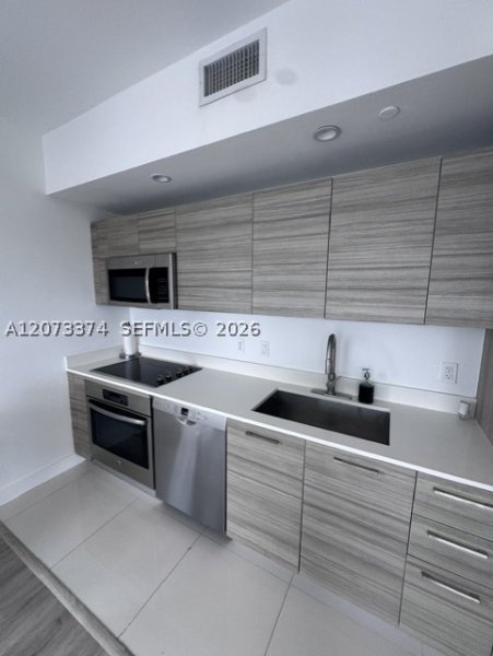 Apartment for rent at Hyde Midtown 1001