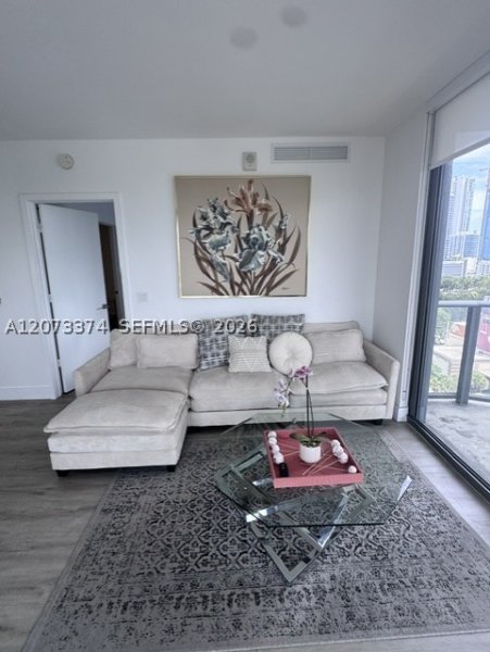 Apartment for rent at Hyde Midtown 1001