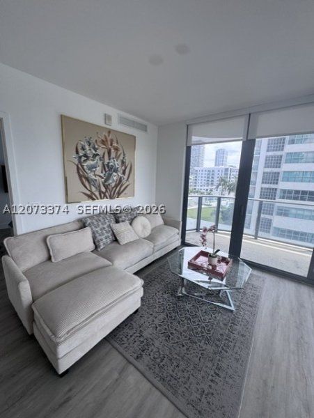 Apartment for rent at Hyde Midtown 1001