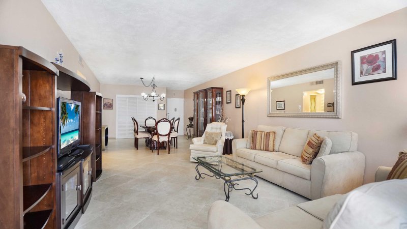 Apartment for rent at Galt Towers 10D