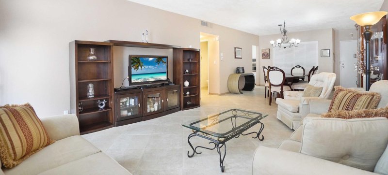 Apartment for rent at Galt Towers 10D