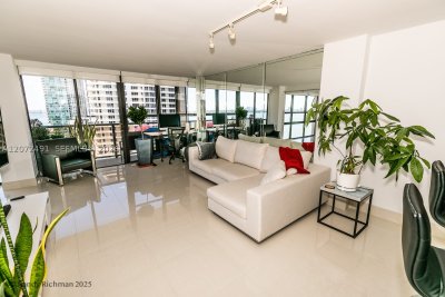 Comprar apartamento en Charter Club Condos 1820
