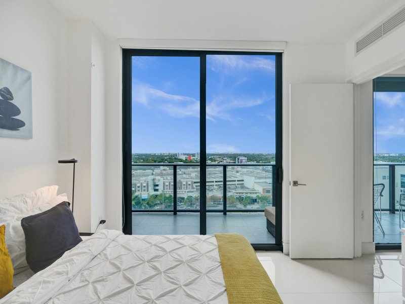 Condo for sale at Hyde Midtown 1210