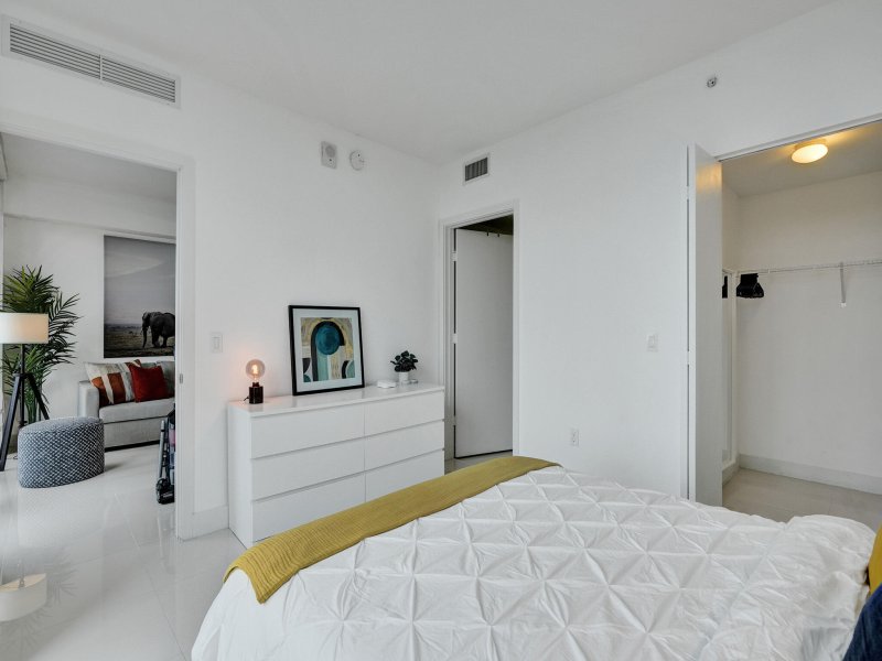 Condo for sale at Hyde Midtown 1210