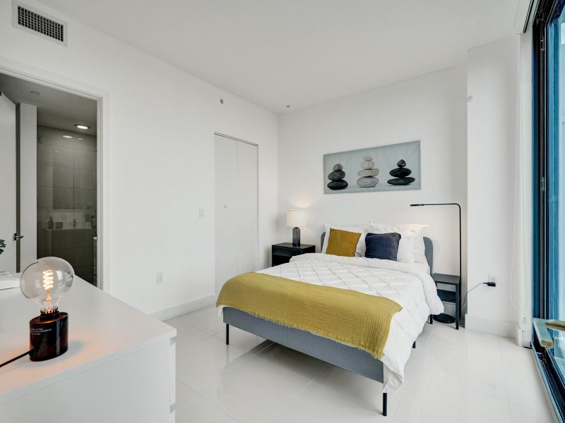Condo for sale at Hyde Midtown 1210