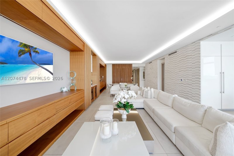 Condo for sale at Villa Valencia 601