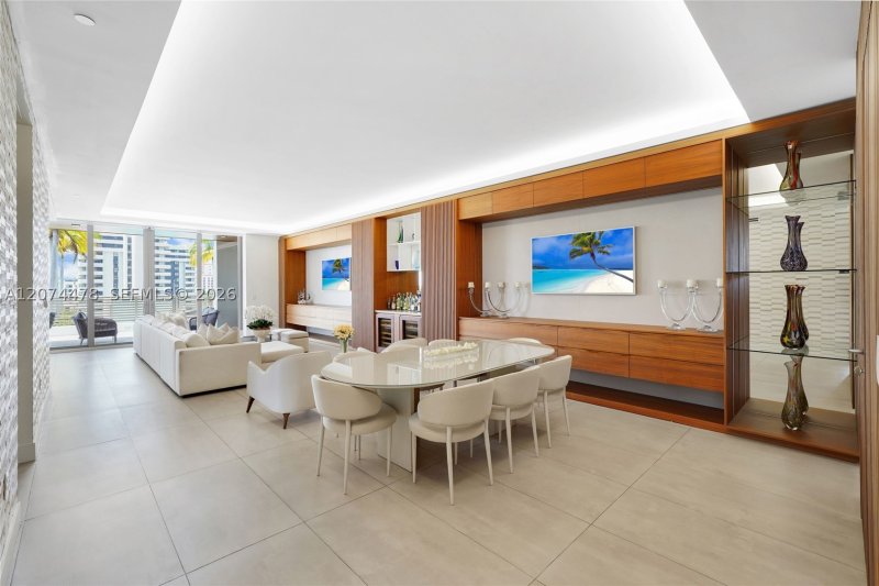 Condo for sale at Villa Valencia 601