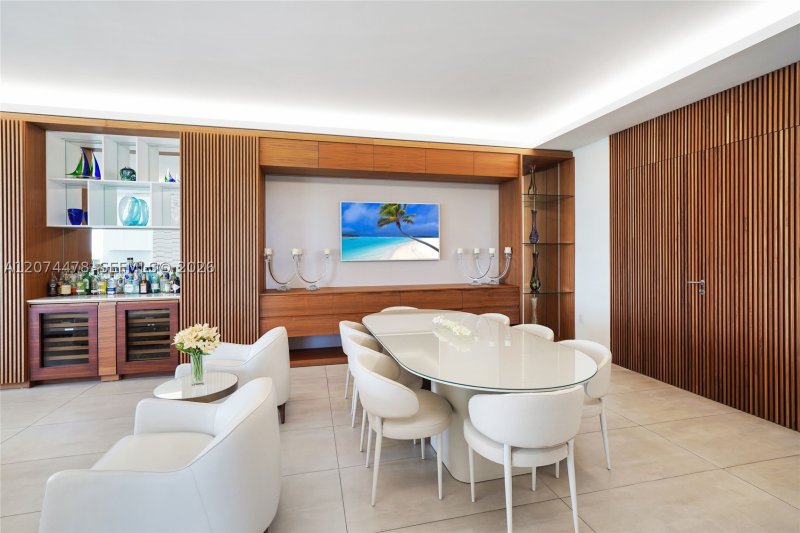 Condo for sale at Villa Valencia 601