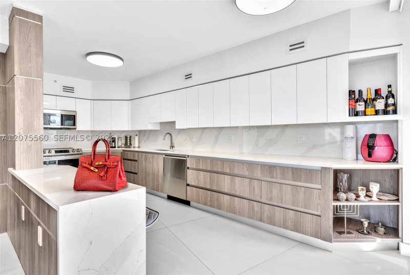 Condo for sale at Hidden Bay 815