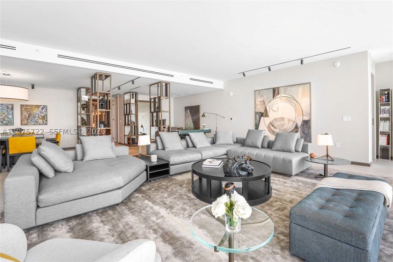 Condo for sale at Elysee Miami 1801