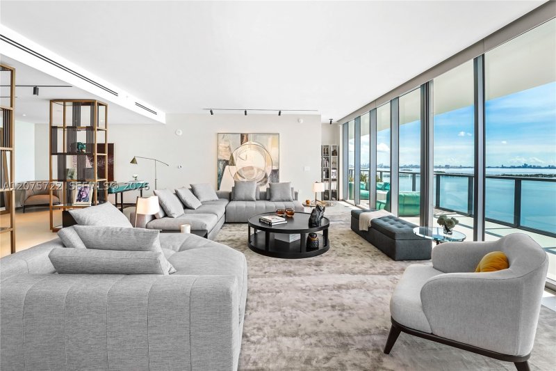 Condo for sale at Elysee Miami 1801