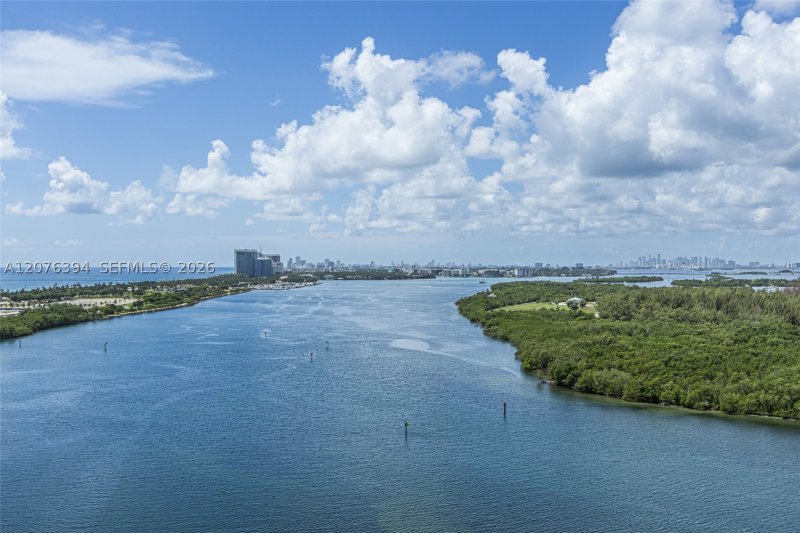 Condo for sale at Arlen House 1924