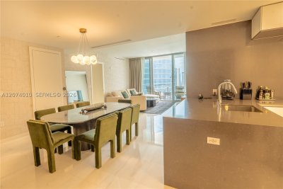 Comprar apartamento no Aston Martin Residences 3109W