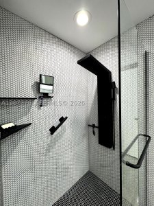 Comprar apartamento no One Fifty One at Biscayne 1403