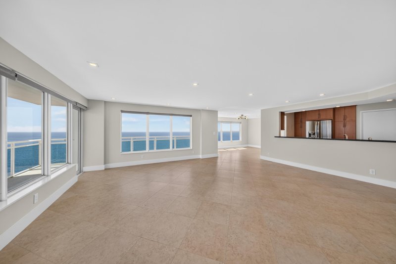 Condo for sale at Playa Del Mar 2417