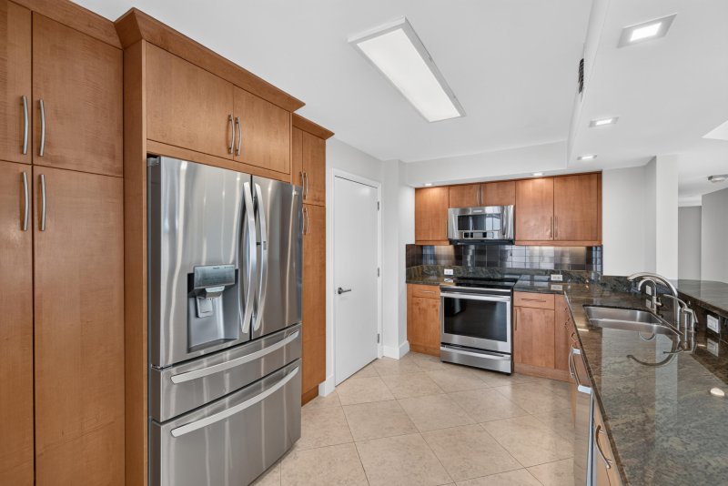 Condo for sale at Playa Del Mar 2417