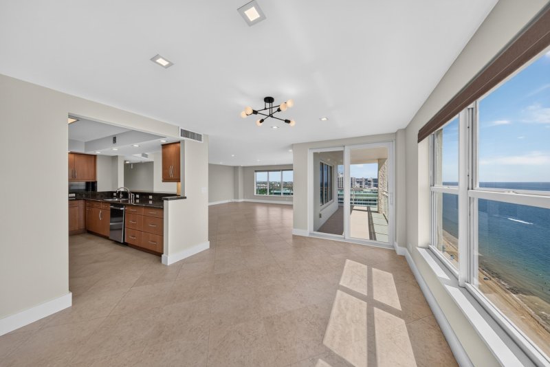 Condo for sale at Playa Del Mar 2417