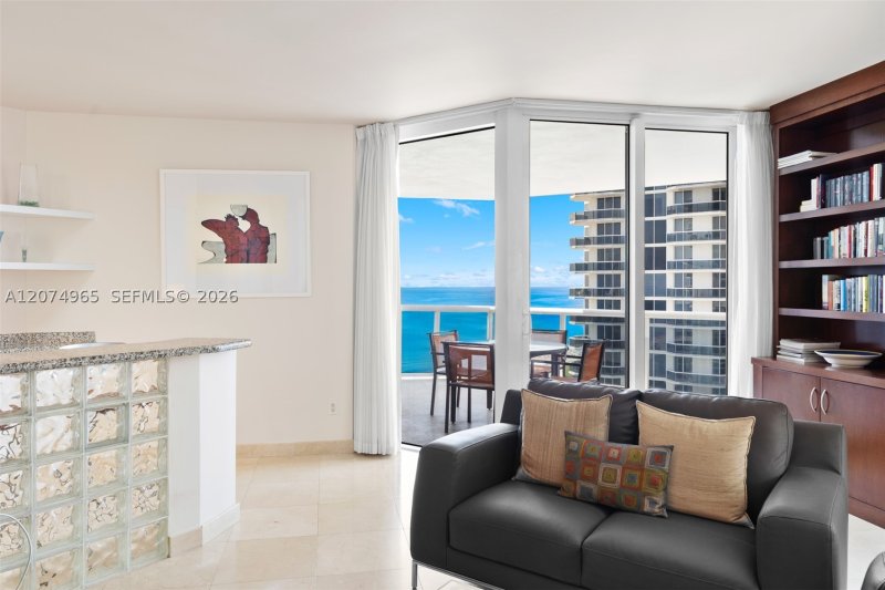 Condo for sale at Blue Diamond Condo 1804