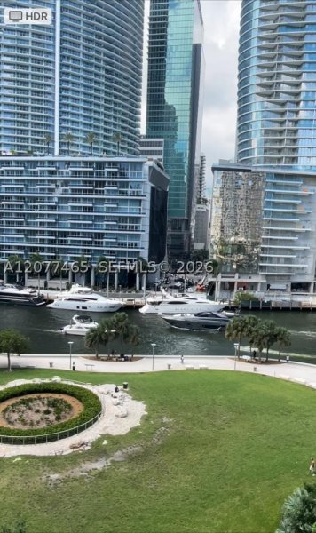 Condo for sale at Icon Brickell Tower I 808