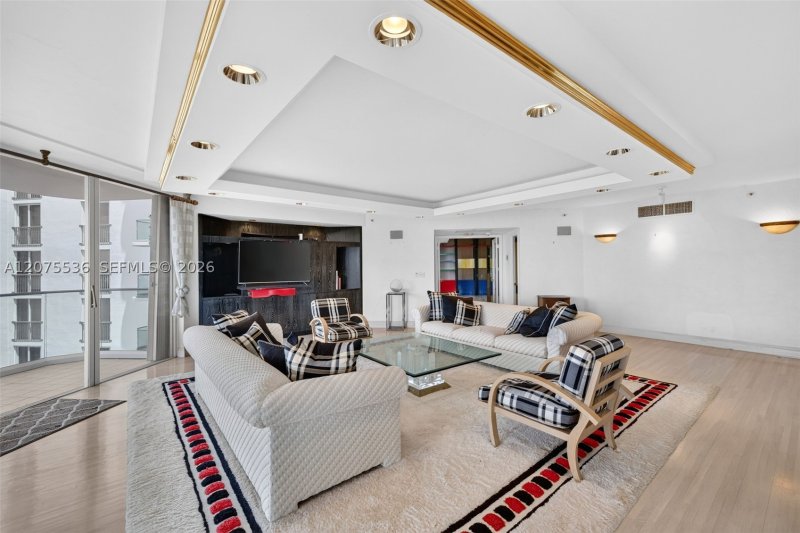 Comprar apartamento no Turnberry Isle 22AB