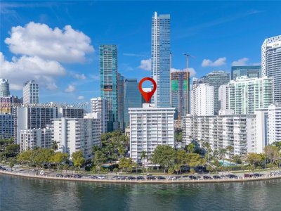 Aluguel de apartamento no Bayshore Place 1101A
