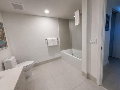 Comprar apartamento no Beachwalk R403