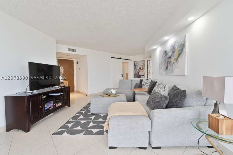 Condo for sale at 1000 Williams Island 1010