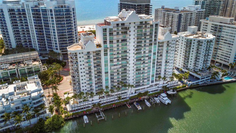 Condo for sale at Grandview 2304