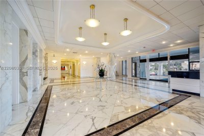 Comprar apartamento no Seacoast 5700 8M