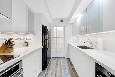 Aluguel de apartamento no The Collins Condo 1409