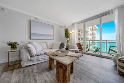 Aluguel de apartamento no The Collins Condo 1409