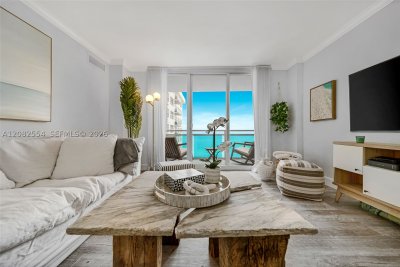 Aluguel de apartamento no The Collins Condo 1409