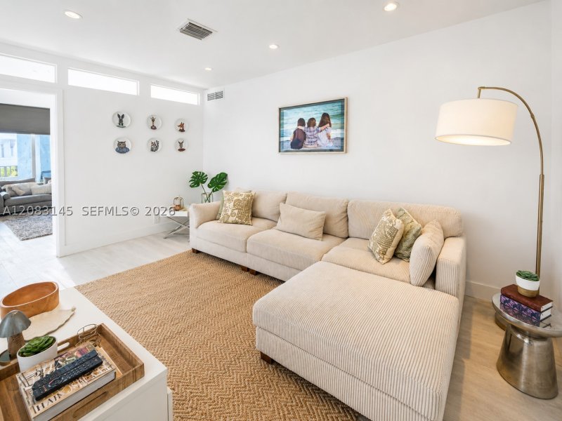 Apartment for rent at Key Colony III Emerald Bay 405
