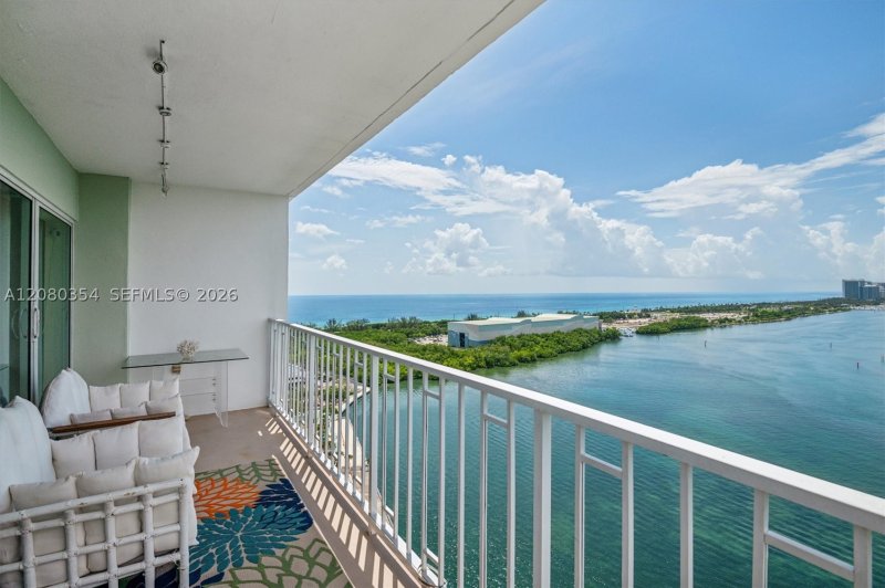 Condo for sale at Arlen House 2122
