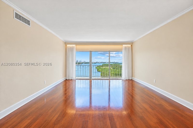 Condo for sale at Arlen House 2122
