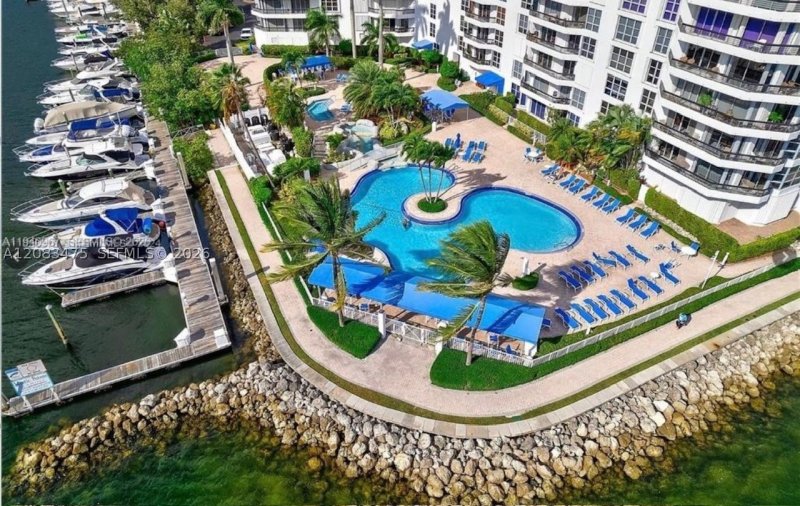 Condo for sale at Mystic Pointe 500 3003