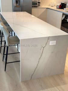 Comprar apartamento no Beachwalk T2701