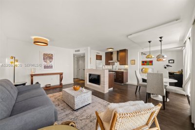 West Bay Plaza Apt #806