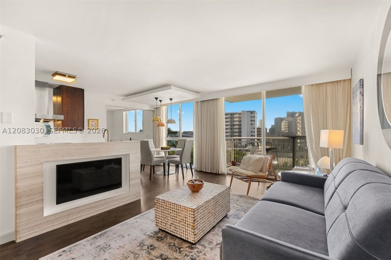 Condo for sale at West Bay Plaza 806