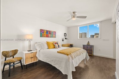 Comprar apartamento no West Bay Plaza 806