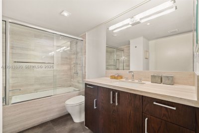 Comprar apartamento no West Bay Plaza 806