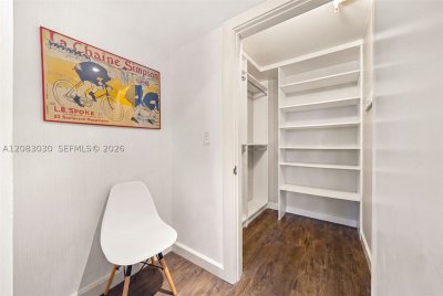 Comprar apartamento no West Bay Plaza 806