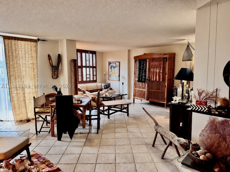 Condo for sale at Maison Grande 833