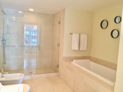 Aluguel de apartamento no Icon Brickell Tower II 3410