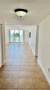 Aluguel de apartamento no Corinthian Condo 5G