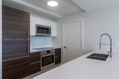 Aluguel de apartamento no Merrick Manor 813