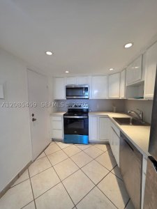 Aluguel de apartamento no South Bay Club 401