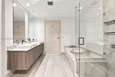 Comprar apartamento no SLS Lux Brickell 1810
