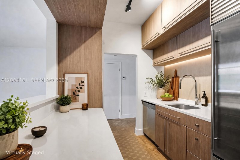 Condo for sale at Commodore Club West 103